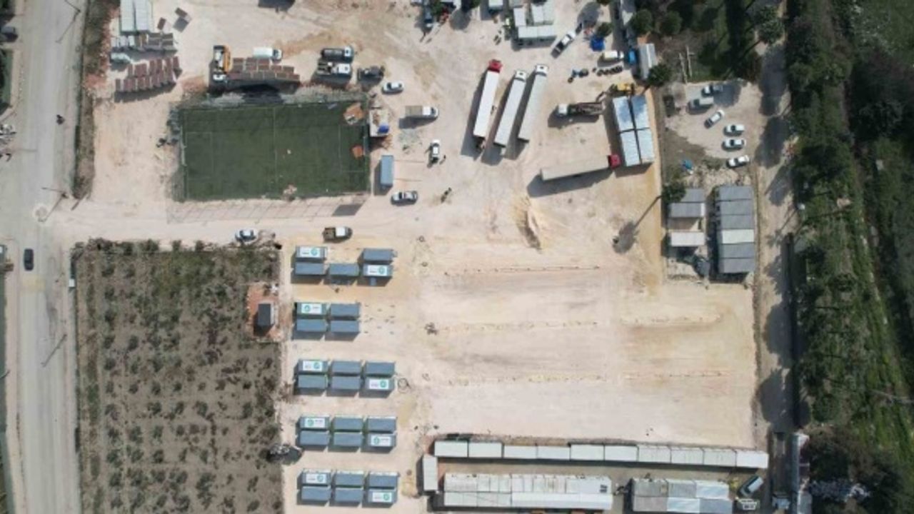 Bursa Büyükşehir Belediyesi Hatay’da depremzedelerin yaralarını sarıyor