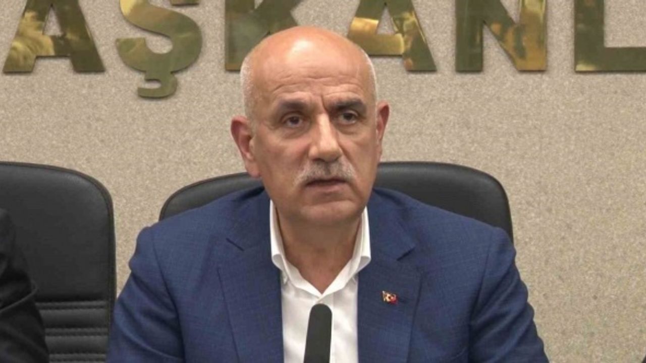 Bakan Kirişçi, "12 bin 557 canını kaybetmiş bir şehirdeyiz"