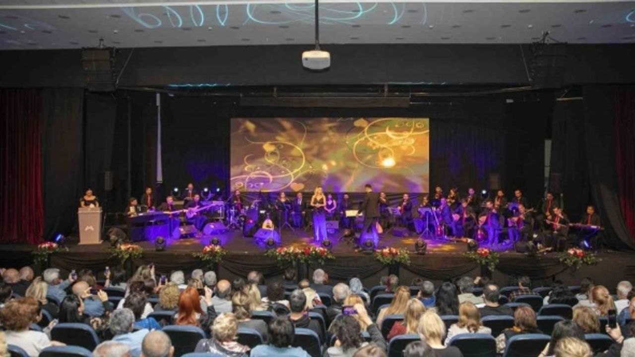 Mersin’de ’Gönülden Gönüle’ konseri yoğun ilgi gördü