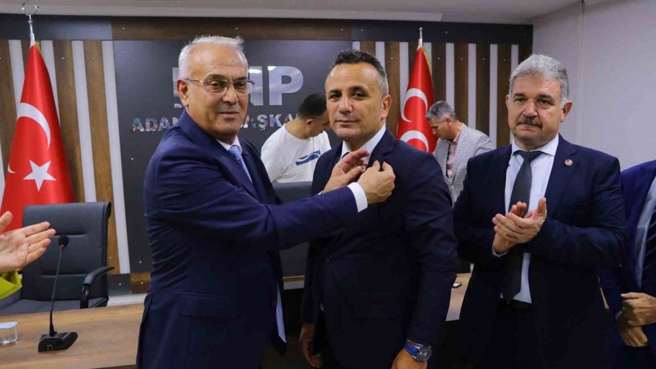Zafer Partisi’nden istifa edenler törenle MHP’ye katıldı