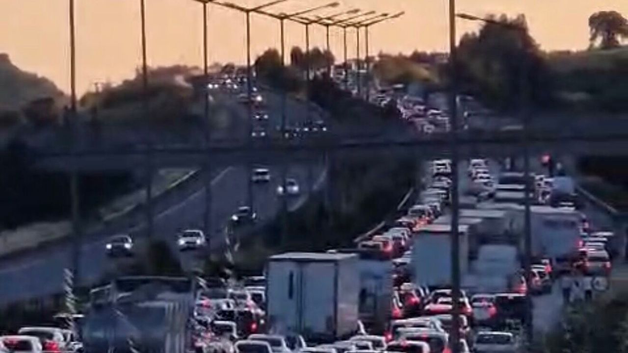 Tünelde 6 aracın karıştığı zincirleme kaza: 2 yaralı
