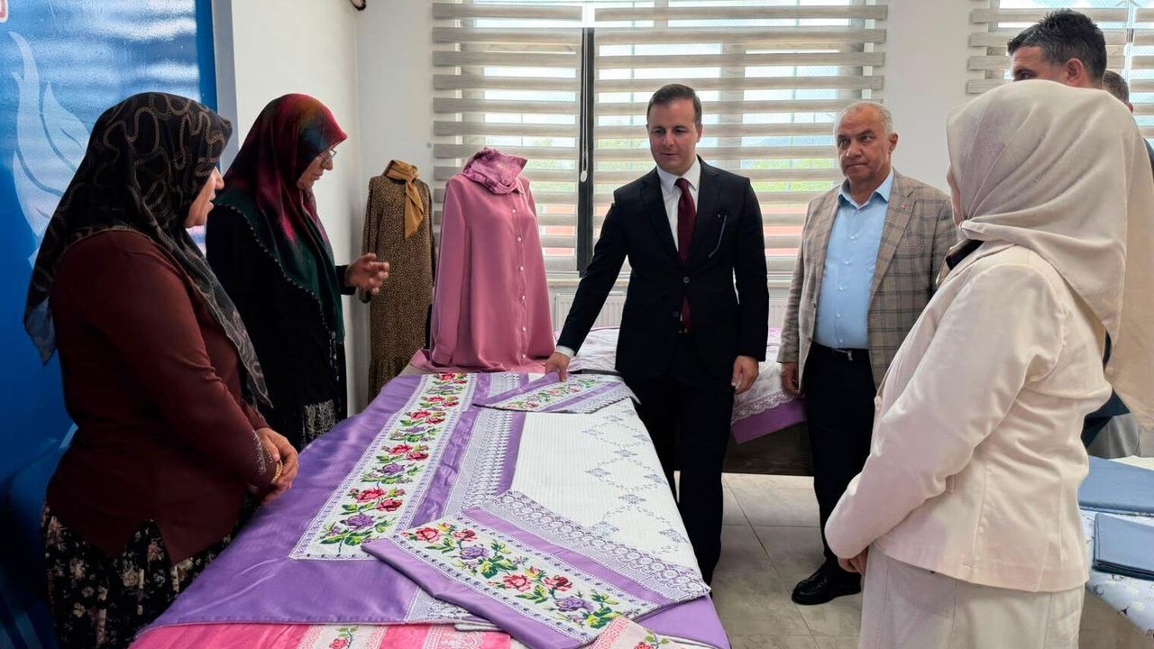 Ağlasun'da halk eğitim sergisi