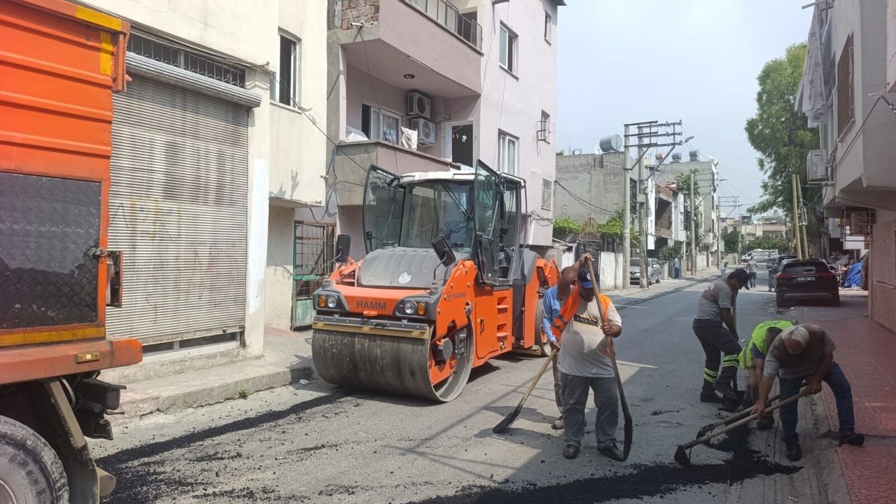 Akdeniz'de altyapı çalışmaları sonrası bozulan yollar asfalt