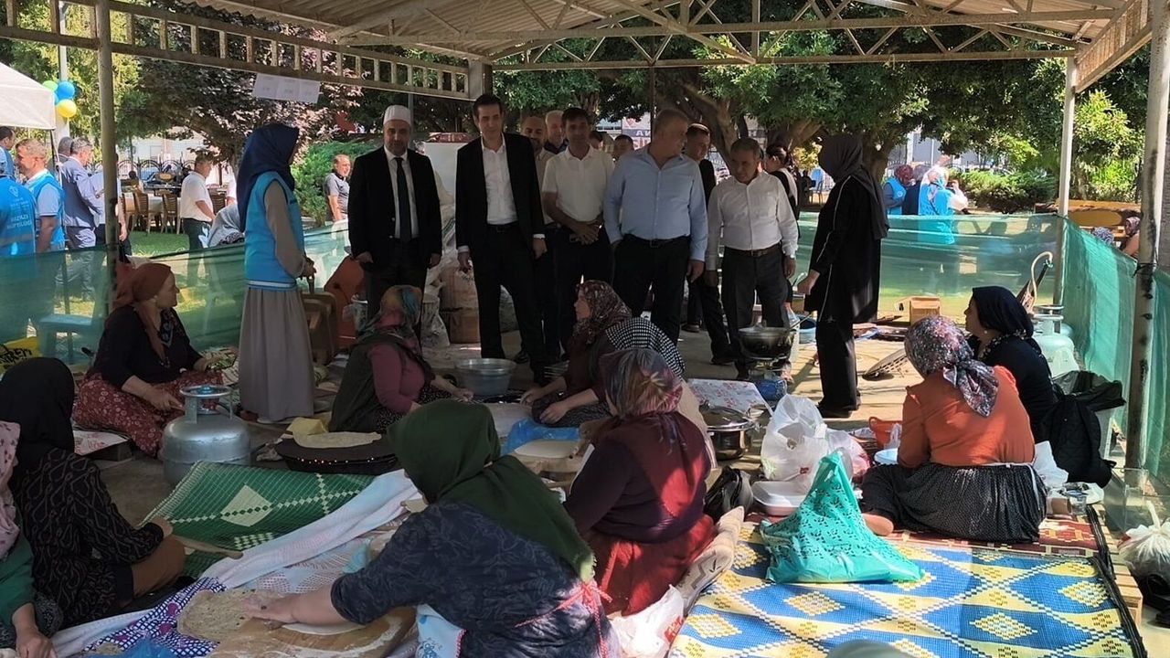 Bozyazı'da 'hayır çarşısı' açıldı