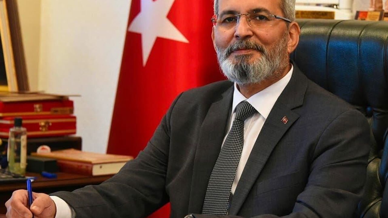 Eski belediye başkanına nitelikli dolandırıcılıktan 60 yıl h