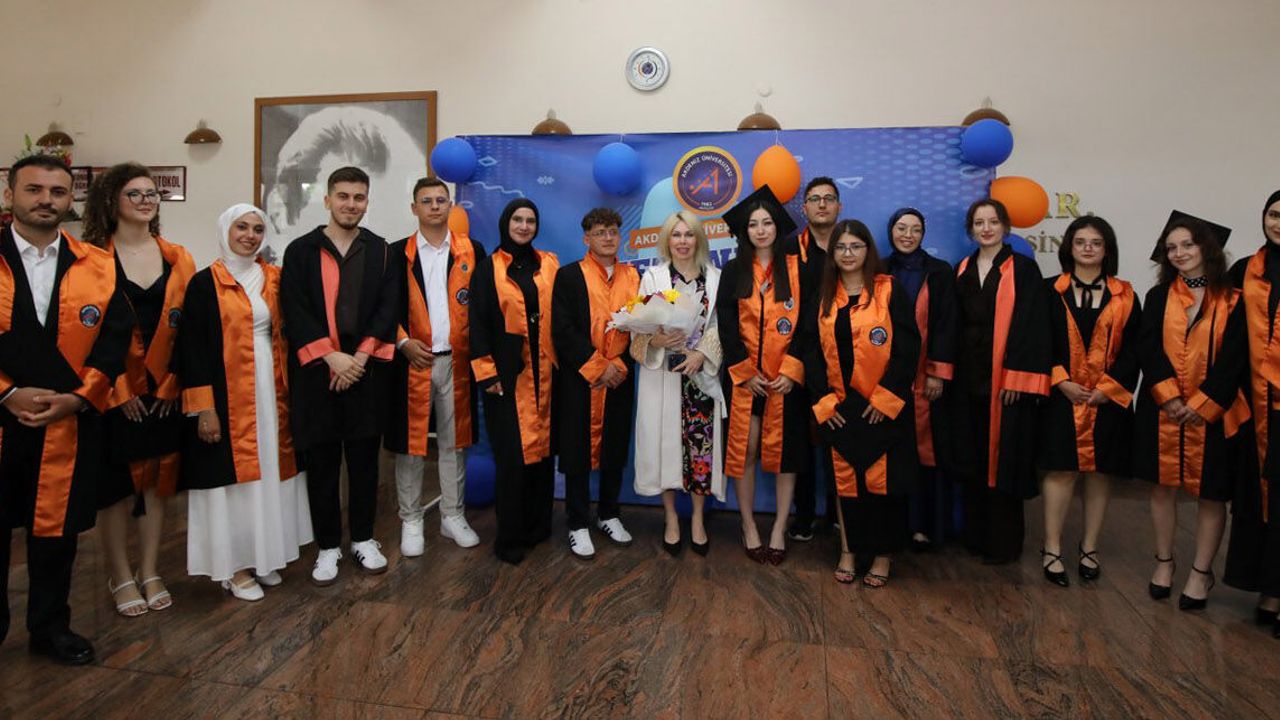 Fen Fakültesi'nde mezuniyet gururu