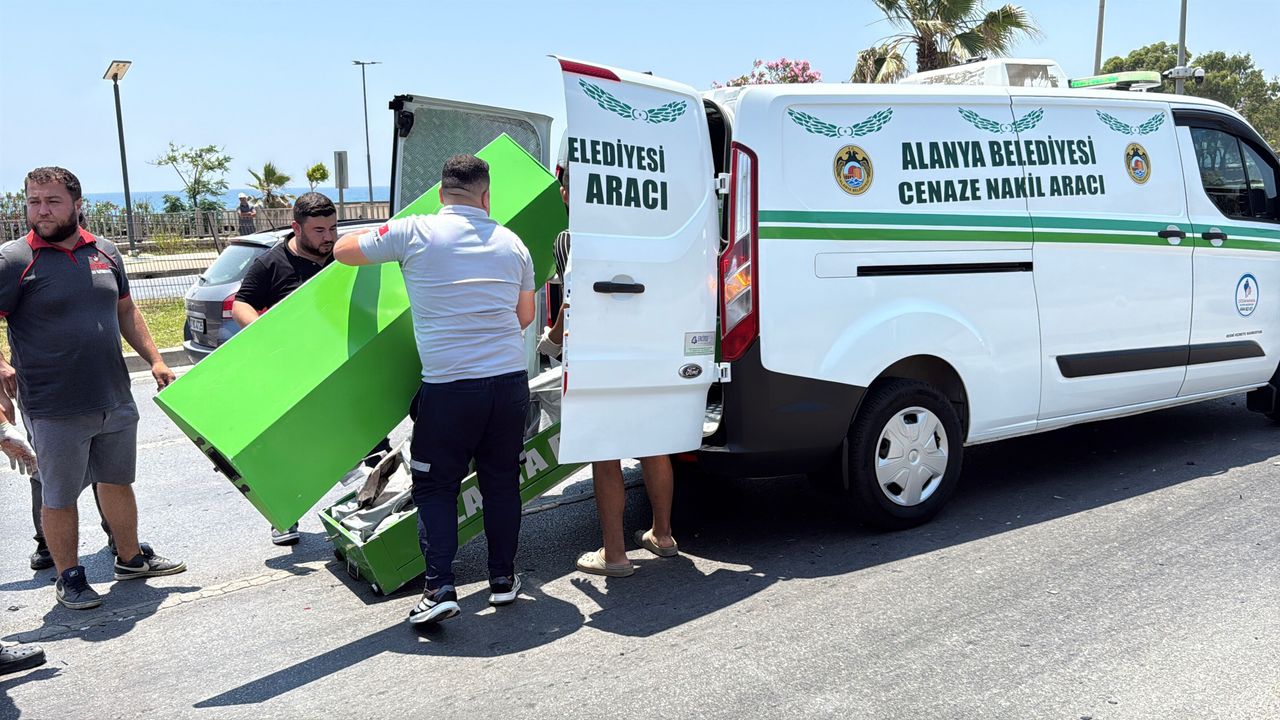 Kamyonetle çarpışan motosikletli öldü