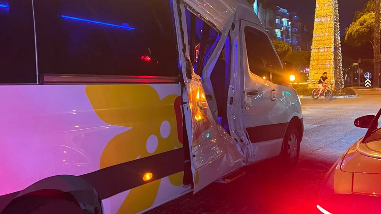 Minibüsle çarpışan motosikletin sürücüsü öldü