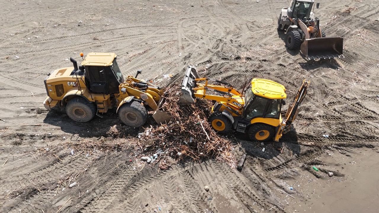 Samandağ sahilinde temizlik ve koruma çalışmaları