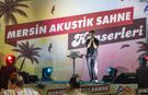 Sahilden akustik ezgiler yükseliyor