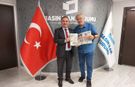 BASIN İLAN KURUMU BÖLGE MÜDÜRÜ DR. ÇETİN ORANLI’DAN GAZETEMİZ YAZARI OĞUZ TOPAÇOĞLU’NA ÖVGÜ