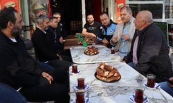 Düzce'de simitler zabıtadan çaylar esnaftan