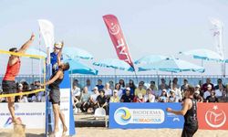 Seçer, ’Pro Beach Tour Plaj Voleybolu’nda sporcuların heyecanına ortak oldu