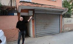Kamyonet balkona çarptı, ev sahibi deprem oldu zannetti