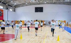 Mersin’de gençler, belediyenin açtığı fiziksel yeterlilik kursunda sınavlara hazırlanıyor