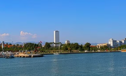 🌩️ Mersin’de Akşam Saatlerinde Sürpriz Yağış! Hafta Sonu Planları Tehlikede