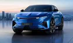 Alpine A390 Tanıtıldı: Elektrikli Fastback, Performansı ve Pratikliği Buluşturuyor