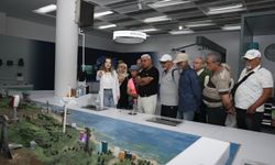 Erdemli Emeklileri Bilimle Buluştu! Mercan Bilim Merkezi'ne Tam Not Verdiler