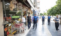 Mersin'de Zabıta Kaldırım İşgaline Göz Açtırmıyor