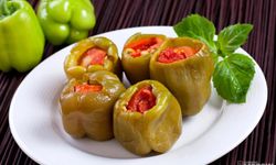 Dolma Harcında Soğan Nasıl Kullanılır? Kavurmalı mı Çiğ mi Koymalı?