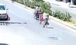Mersin’de Bir Annenin Feryadı: Küçük Kardeşlere Motosiklet Çarptı