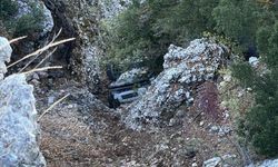 Erdemli’de Feci Kaza: Otomobil Uçuruma Yuvarlandı, 1 Kişi Hayatını Kaybetti