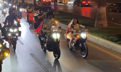 Gelinlik ve Damatlıkla Cumhuriyet Korteji’ne Katıldılar