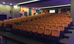 Konferans Koltuğu: Estetik, Konfor ve Dayanıklılığın Birleşimi