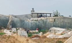 Mersin Bozyazı’da Hortum Seraları Yerle Bir Etti