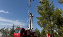 Mut’ta Yüksek Gerilim Direğinde Mahsur Kalan İşçi 40 Dakikalık Operasyonla Kurtarıldı