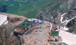 3 bin 200 rakımdaki Kırklar Mescidi yandı