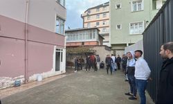 Alacaklı olduğunu iddia edip işçilerin kaldığı binada yangın çıkardı