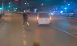 Bursa'da 'yol verme' kavgası; sürücünün aracına baltayla saldırdı