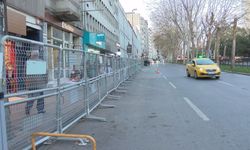 İstanbul - Papa 14. Leo'nun ziyareti öncesi Saint Esprit Katedrali'nin çevresinde güvenlik önlemi