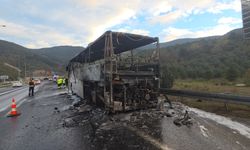 Ortaokul öğrencilerini taşıyan otobüs, alev topuna döndü