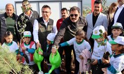 Arsuz'da deprem şehitleri hatıra ormanına 5 bin fidan dikildi