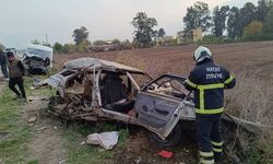 Hatay'da minibüsle otomobil çarpıştı; 2 yaralı