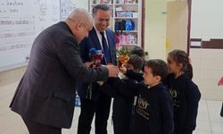 Öğretmen ve öğrencilerden okulu yaptıran hayırsevere vefa