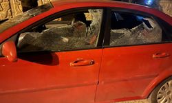 Park halindeki araçlara zarar verildi