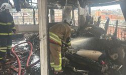 Reyhanlı'da apartmanın çatı katı yandı