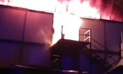 Şantiyede işçilerin yatakhanesinde çıkan yangın söndürüldü