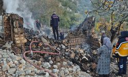 Yanan ev çöktü; tek başına yaşayan Alzheimer hastası aranıyor