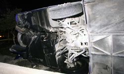 Adana'da yolcu otobüsü devrildi: 8 yaralı