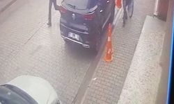 Çocuğunun eski öğretmenini darbedip, tabancayla ateş etti; o anlar kamerada