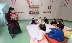 Çocuk kampüslerinde minikler eğlenerek öğreniyor