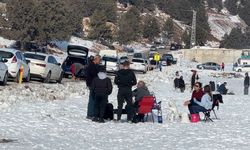 Erdemli'de kar keyfi