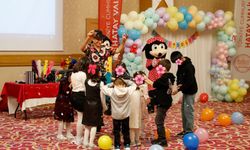 Hatay'da depremzede yetimlerin doğum günü kutlandı