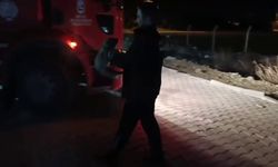 Hatay'da rögarda sıkışan yavru köpek, kurtarıldı