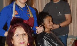 İranlı kuaförlerden yaşlıya saygı