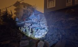 Kahramanmaraş'ta istinat duvarı yıkıldı; 1 apartman ve 3 ev boşaltıldı